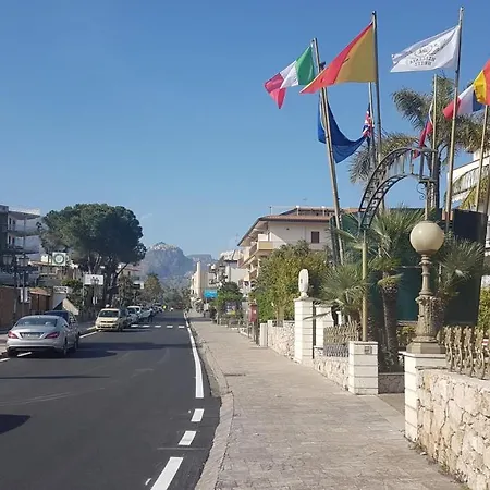 Apartment Loft Recanati Beach Giardini Naxos